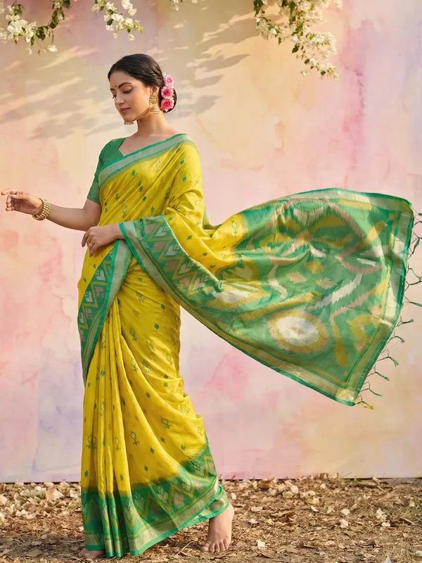 Mustard_Yellow_Green_Contrast_Silk_Woven_Festive_Saree_For_Women