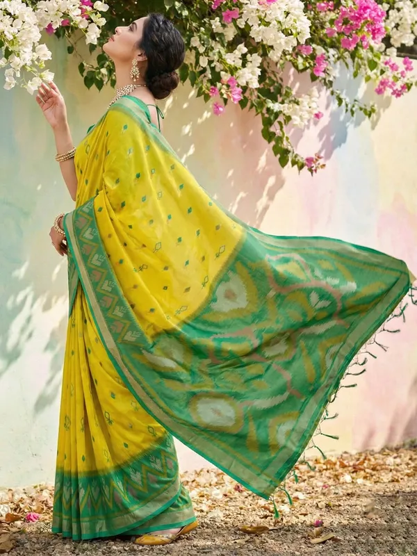 Mustard_Yellow_Green_Contrast_Silk_Woven_Festive_Saree_For_Women
