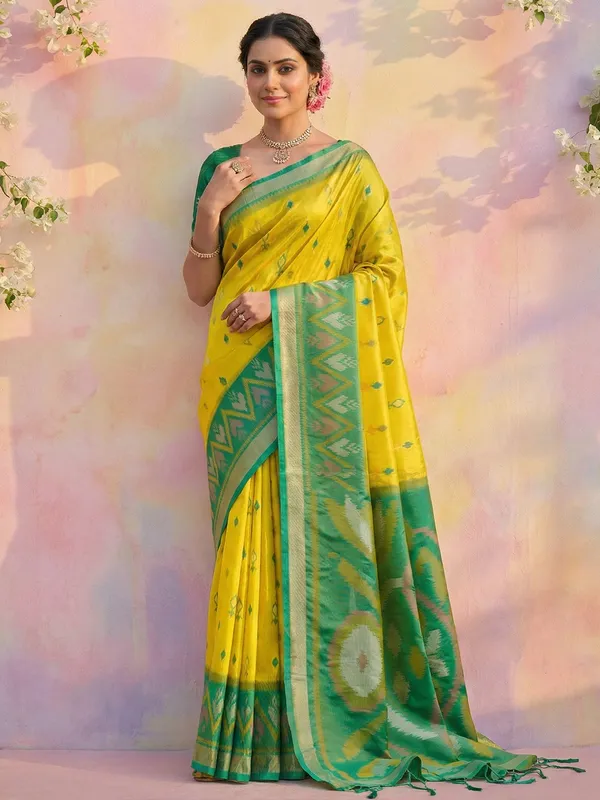 Mustard_Yellow_Green_Contrast_Silk_Woven_Festive_Saree_For_Women