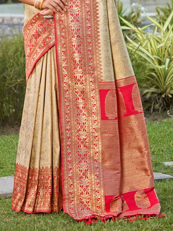 Beige_Champagne_Red_Contrast_Silk_Zari_Woven_Heavy_Pallu_Saree_For_Women