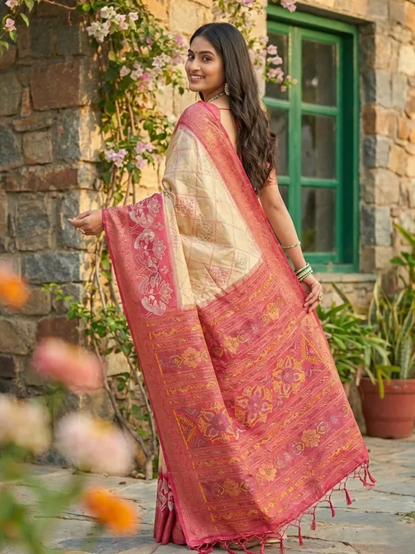 Cream_Ivory_Pink_Silk_Woven_Contrast_Border_Saree_For_Women
