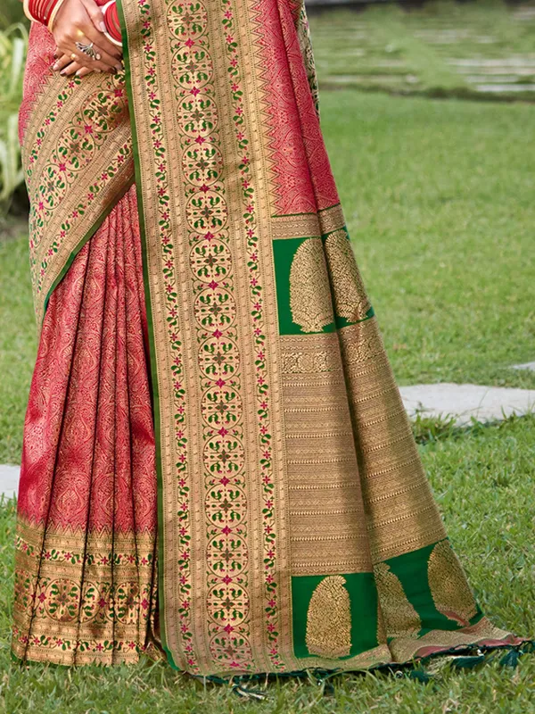 Rani_Pink_Green_Contrast_Silk_Zari_Woven_Heavy_Pallu_Saree_For_Women