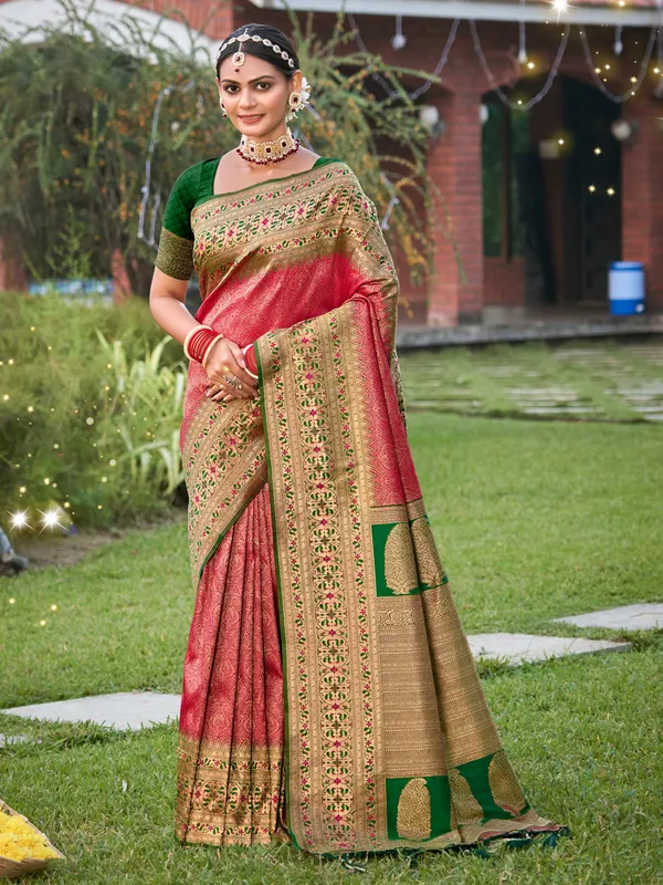 Rani_Pink_Green_Contrast_Silk_Zari_Woven_Heavy_Pallu_Saree_For_Women