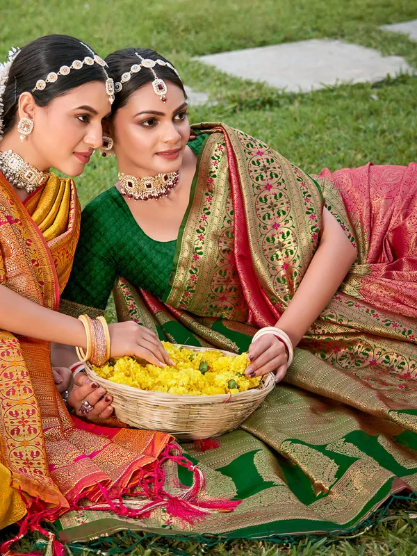 Rani_Pink_Green_Contrast_Silk_Zari_Woven_Heavy_Pallu_Saree_For_Women