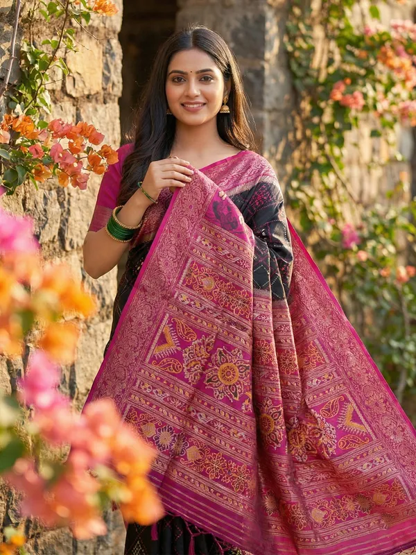 Black_Magenta_Silk_Woven_Contrast_Border_Pallu_Saree_For_Women