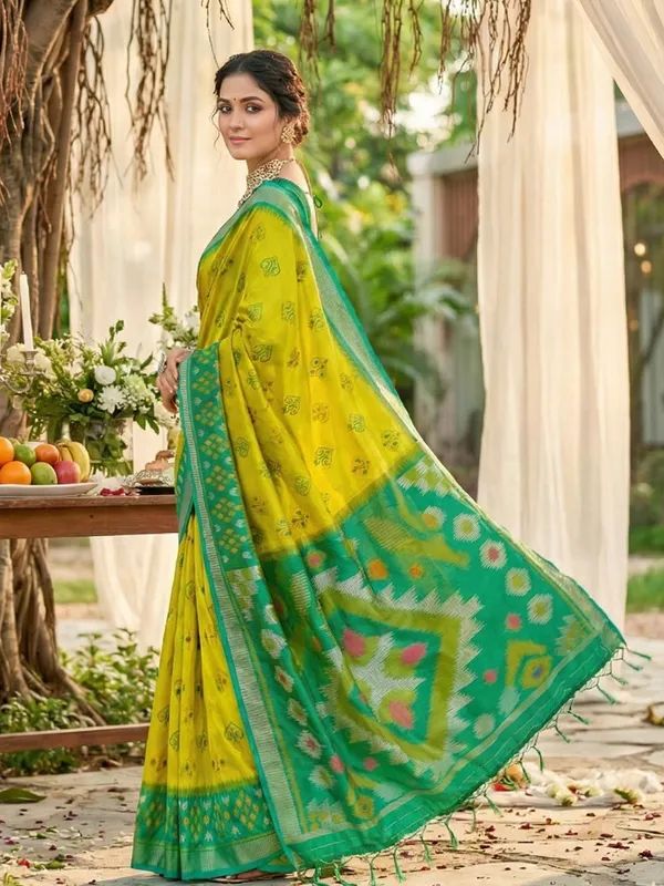 Lime_Yellow_Green_Contrast_Silk_Woven_Saree_For_Women