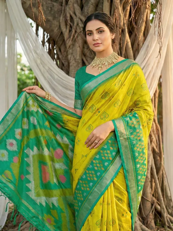 Lime_Yellow_Green_Contrast_Silk_Woven_Saree_For_Women