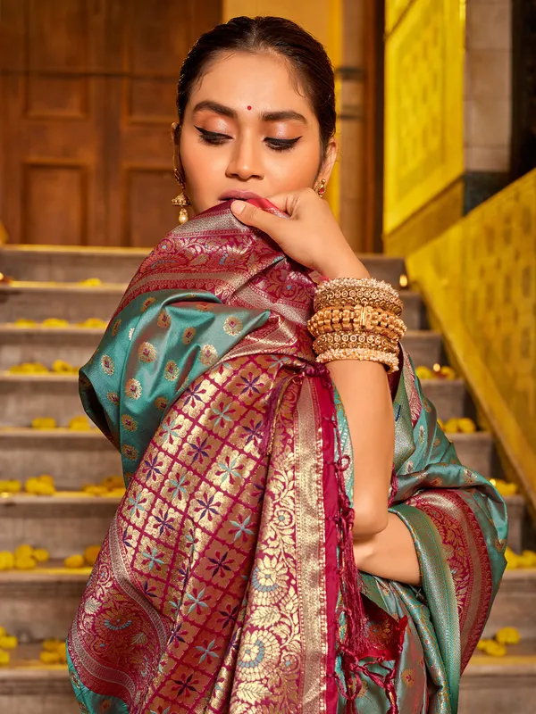Teal_Green_Magenta_Silk_Zari_Woven_Contrast_Border_Pallu_Saree_For_Women