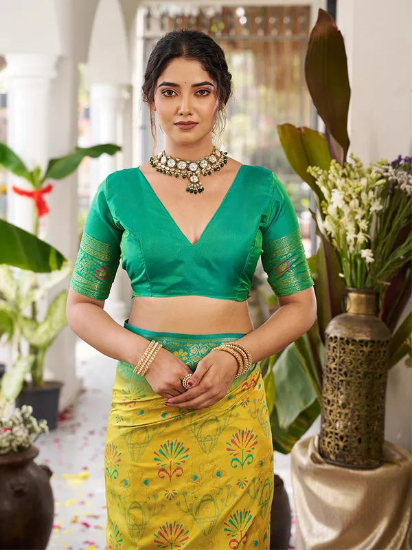 Mustard_Kanjivaram_Silk_Zari_Border_Woven_Saree_For_Women