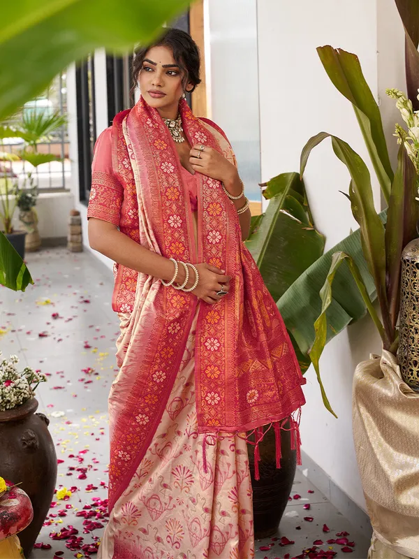 White_Kanjivaram_Silk_Zari_Border_Woven_Saree_For_Women