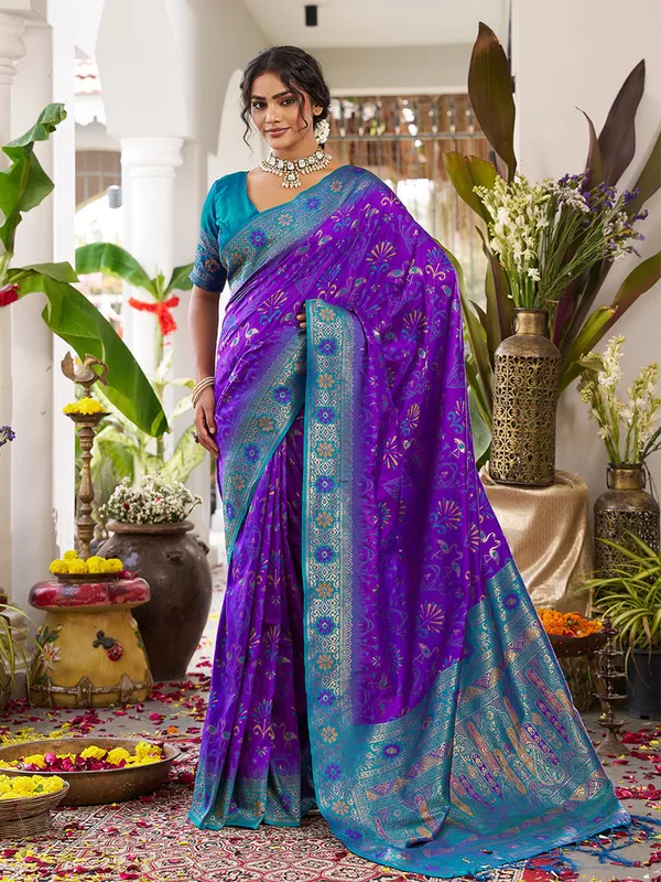 Violet_Kanjivaram_Silk_Zari_Border_Woven_Ethnic_Saree_For_Women