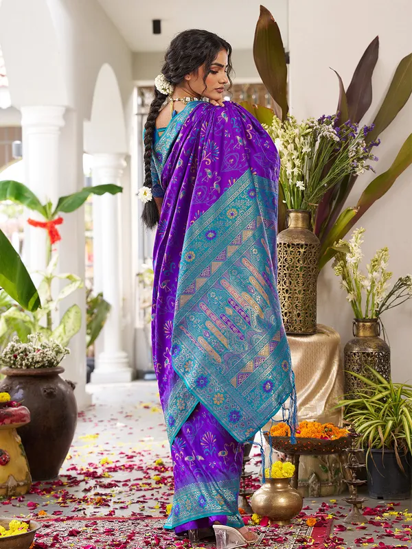 Violet_Kanjivaram_Silk_Zari_Border_Woven_Ethnic_Saree_For_Women