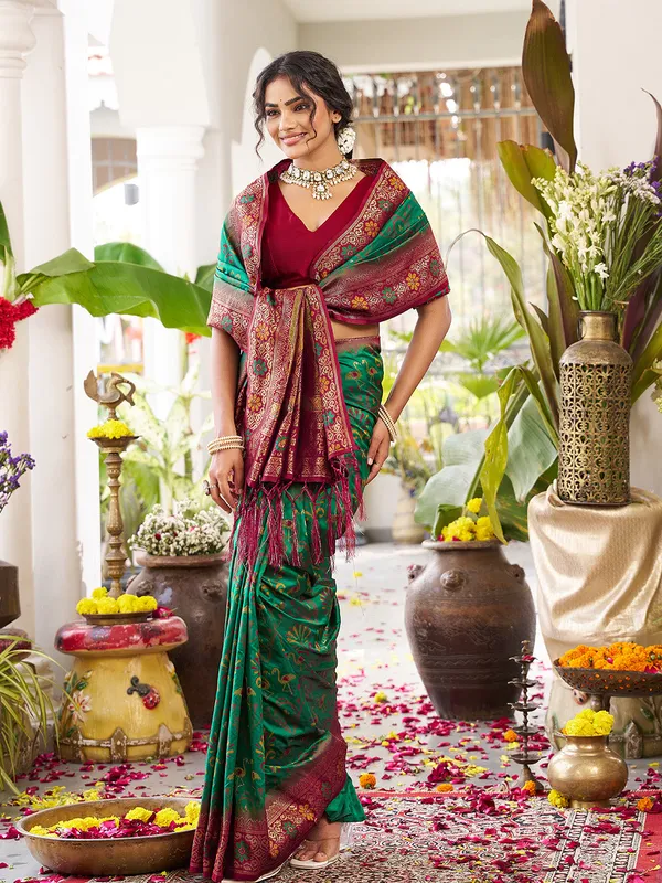 Dark_Green_Maroon_Kanjivaram_Silk_Zari_Border_Saree_For_Women