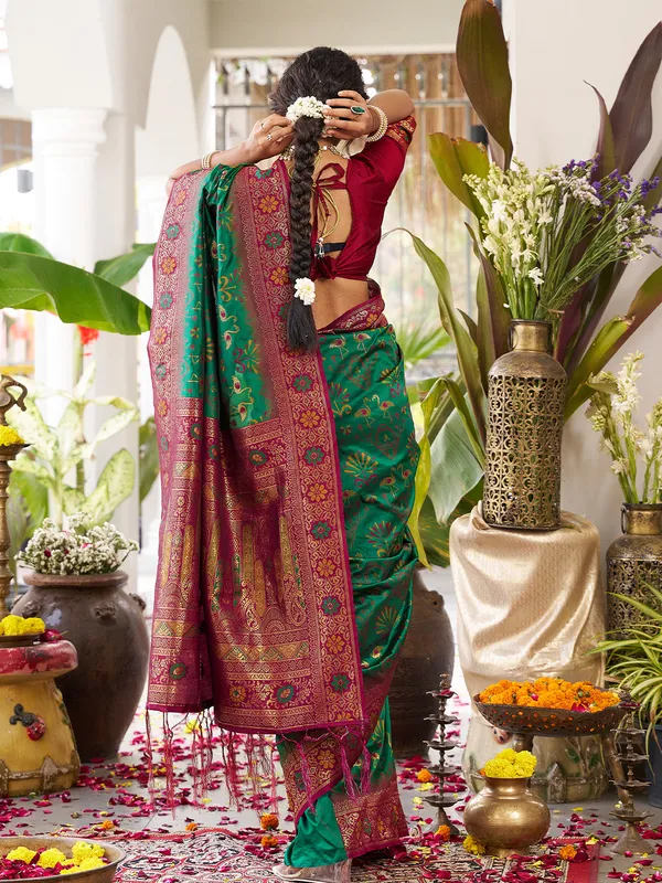 Dark_Green_Maroon_Kanjivaram_Silk_Zari_Border_Saree_For_Women