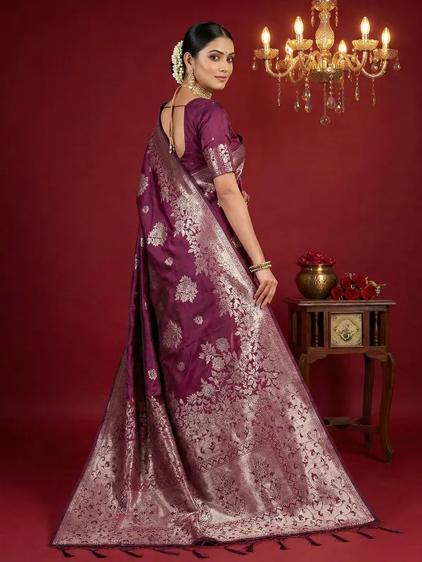 Mauve_Purple_Banarasi_Silk_Silver_Zari_Woven_Saree_For_Women