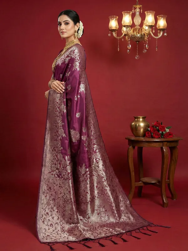 Mauve_Purple_Banarasi_Silk_Silver_Zari_Woven_Saree_For_Women