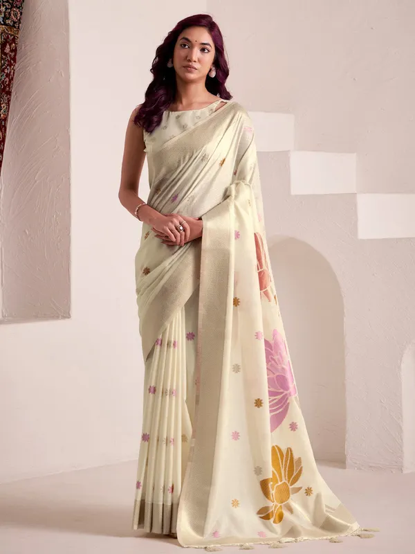 Ivory_Cream_Linen_Floral_Print_Saree_For_Women