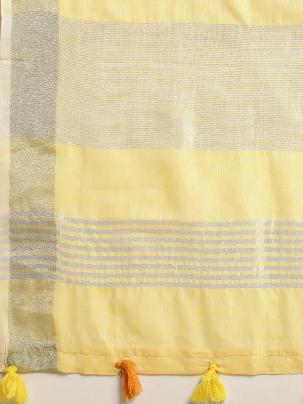 Pastel_Yellow_Linen_Silver_Stripe_Border_Saree_For_Women