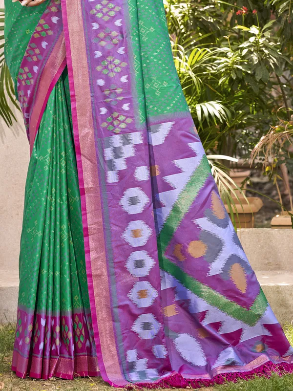 Rama_Green_Pochampalli_Soft_Silk_Ikat_Woven_Saree_For_Women