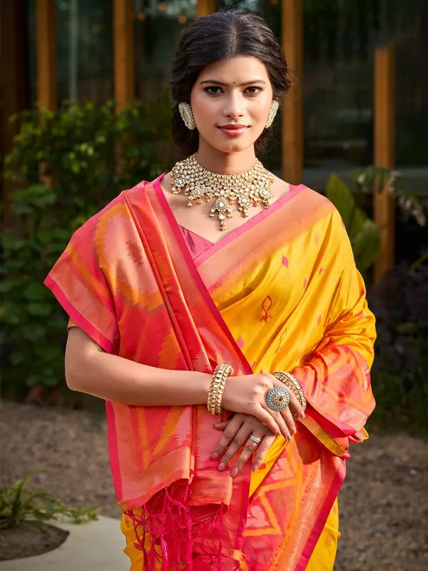 Yellow_Pochampalli_Silk_Ikat_Woven_Festive_Saree_For_Women