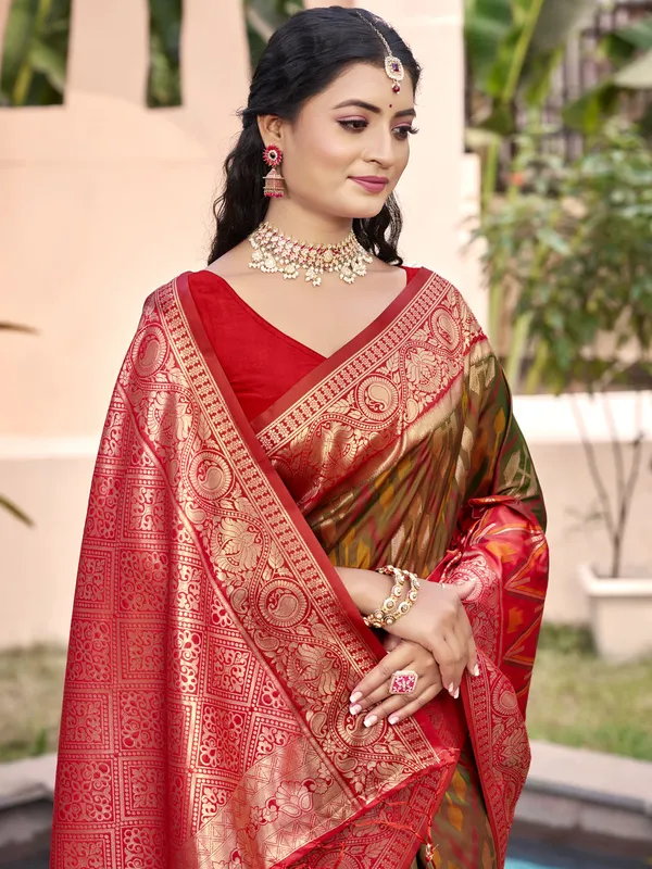 Mehendi_Green_Pochampalli_Silk_Ikat_Woven_Saree_For_Women