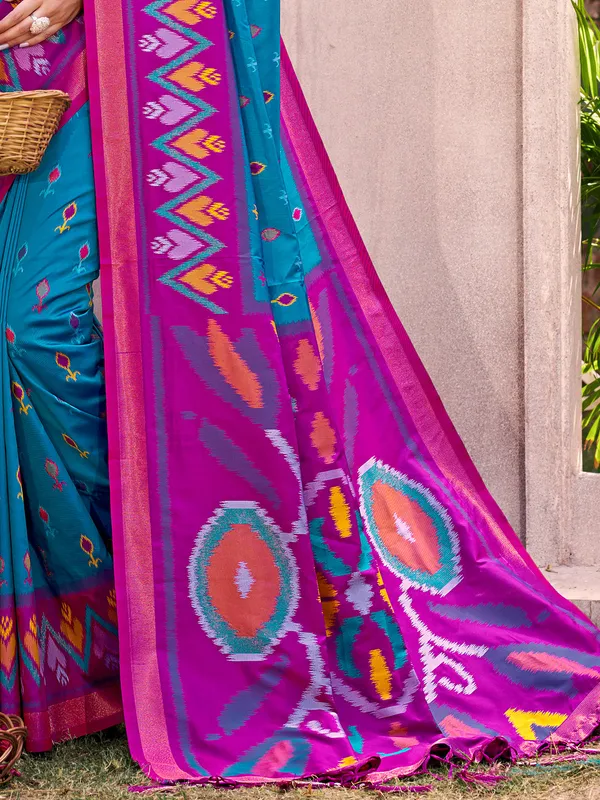 Sky_Blue_Pochampalli_Silk_Ikat_Woven_Saree_For_Women