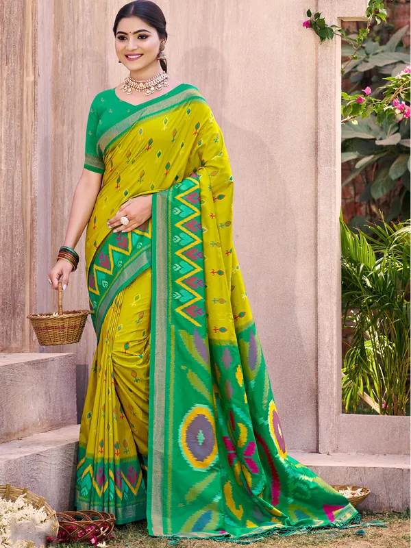 Olive_Green_Pochampalli_Silk_Ikat_Woven_Saree_For_Women