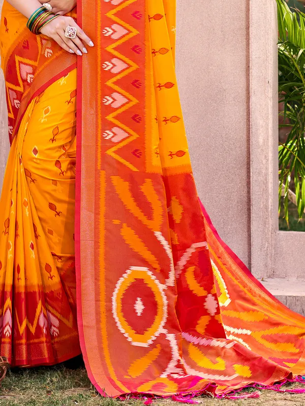 Mustard_Pochampalli_Silk_Ikkat_Woven_Saree_For_Women