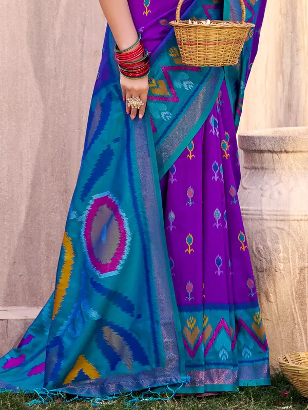 Purple_Pochampalli_Silk_Ikkat_Woven_Saree_For_Women