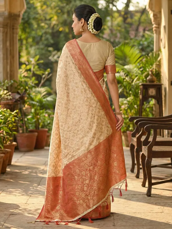 Ivory_Red_Banarasi_Silk_Golden_Zari_Woven_Saree_For_Women