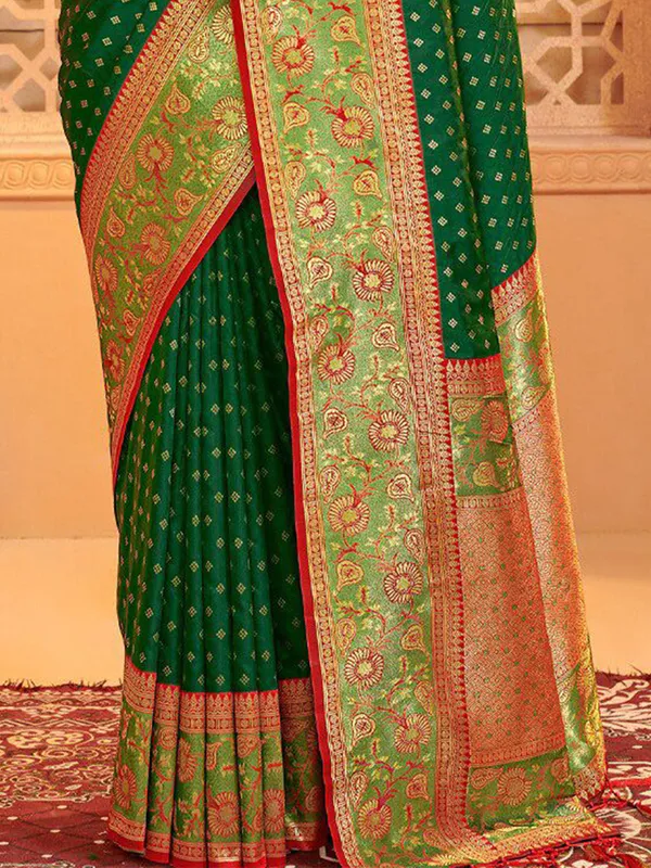 Dark_Green_Kanjivaram_Silk_Zari_Woven_Saree_For_Women