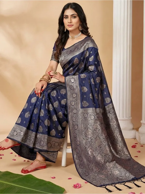 Deep_Navy_Blue_Soft_Silk_Silver_Zari_Pallu_Saree_For_Women