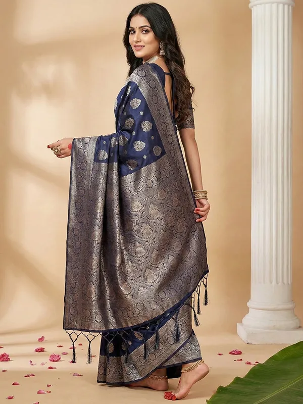 Deep_Navy_Blue_Soft_Silk_Silver_Zari_Pallu_Saree_For_Women