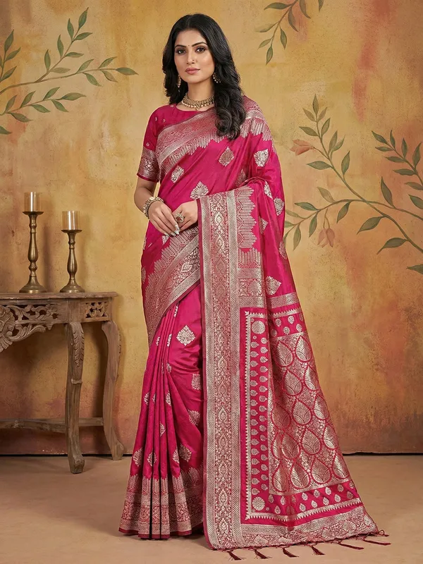 Rani_Pink_Silk_Zari_Woven_Heavy_Pallu_Saree_For_Women