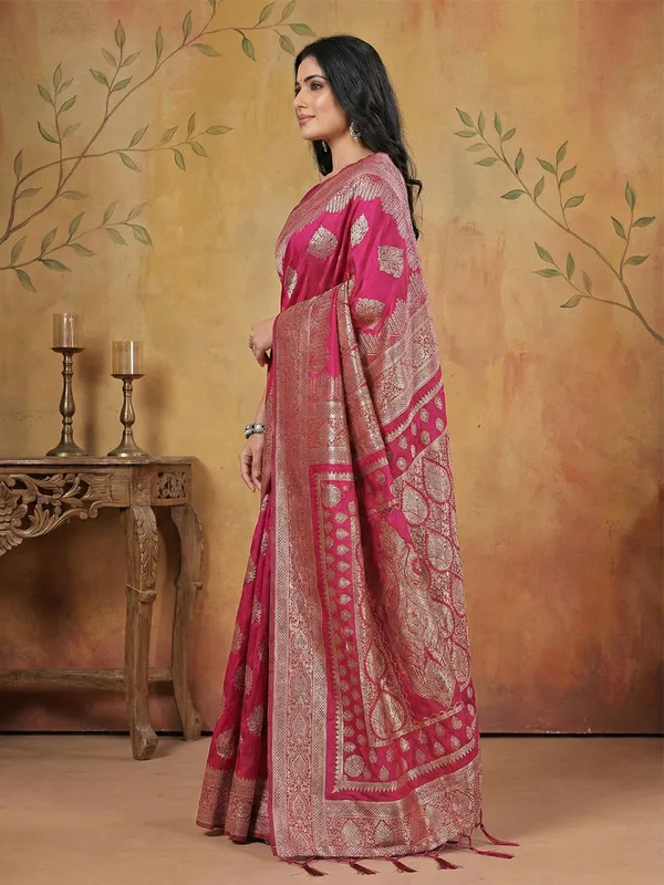 Rani_Pink_Silk_Zari_Woven_Heavy_Pallu_Saree_For_Women