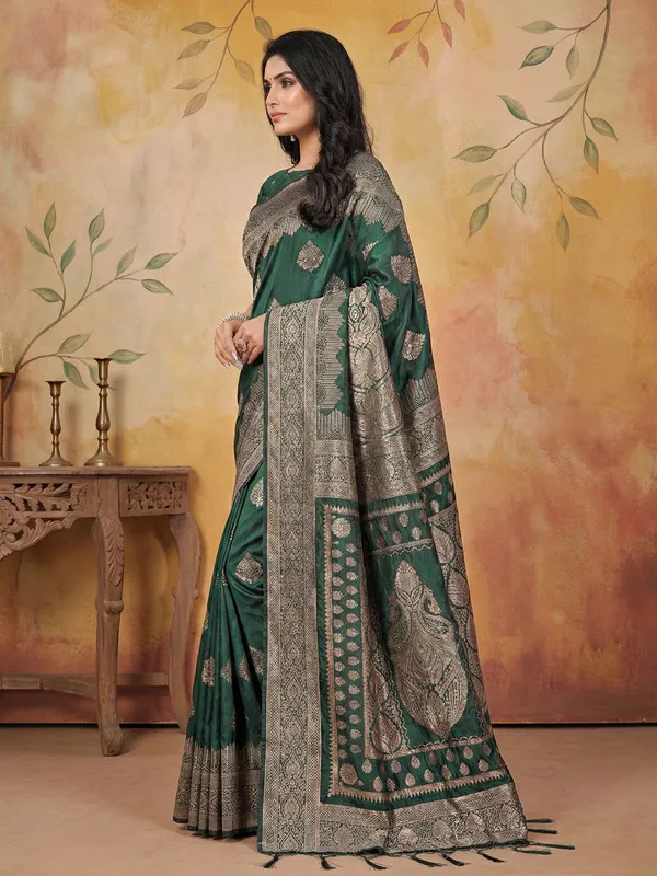 Bottle_Green_Silk_Zari_Woven_Rich_Border_Saree_For_Women
