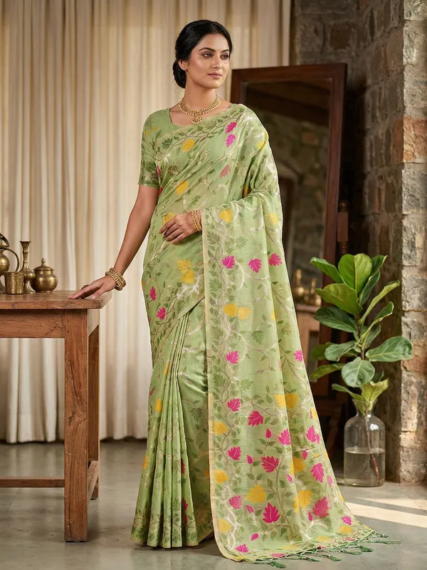 Pista_Green_Silk_Leaf_Printed_Floral_Pallu_Saree_For_Women