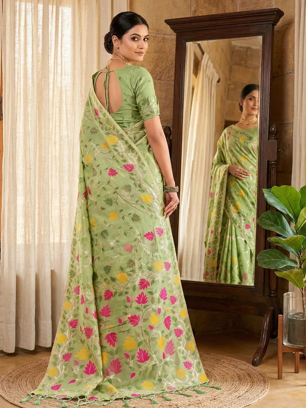 Pista_Green_Silk_Leaf_Printed_Floral_Pallu_Saree_For_Women