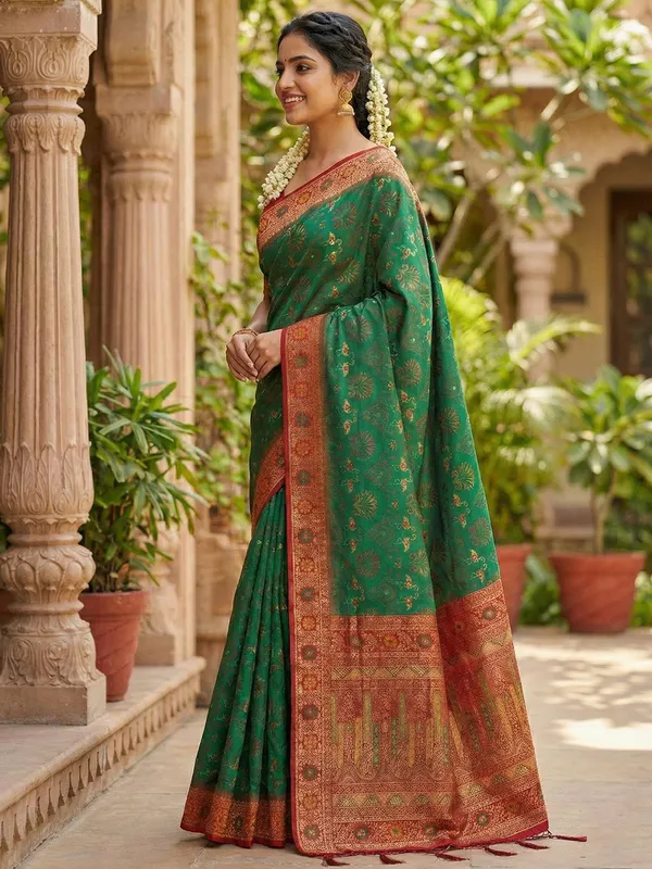 Green_Red_Kanjivaram_Art_Silk_Woven_Saree_For_Women