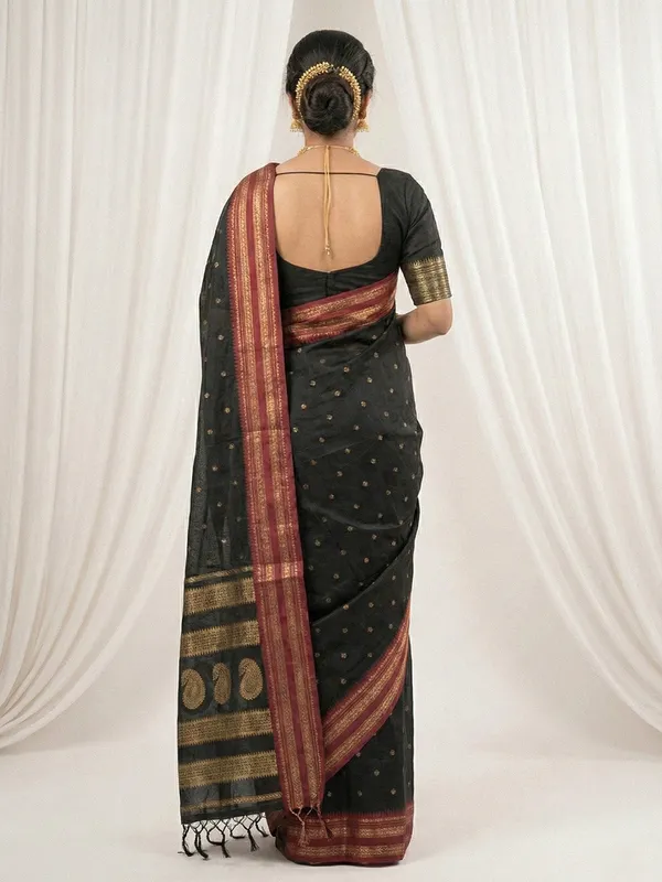Black_Soft_Silk_Magenta_Gold_Zari_Border_Saree_For_Women