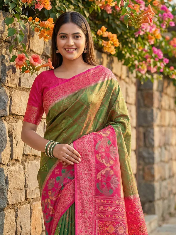 Green_Pochampalli_Silk_Ikat_Woven_Festive_Saree_For_Women