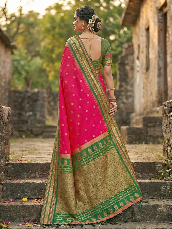 Pink_Banarasi_Silk_Floral_Jaal_Golden_Zari_Woven_Saree_For_Women
