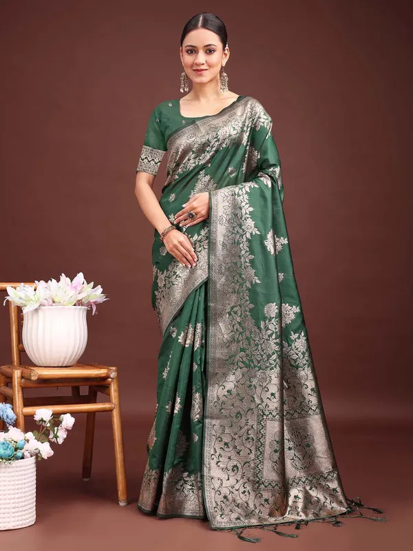 Emerald_Green_Soft_Silk_Silver_Zari_Woven_Saree_For_Women