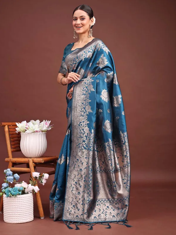 Ocean_Teal_Blue_Soft_Silk_Floral_Zari_Woven_Saree_For_Women