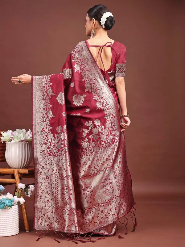 Maroon_Soft_Silk_Silver_Zari_Floral_Woven_Saree_For_Women