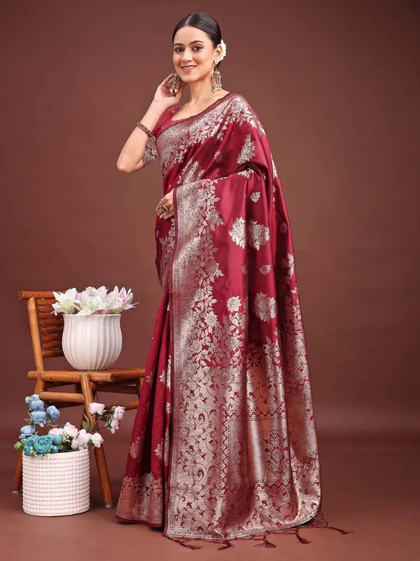 Maroon_Soft_Silk_Silver_Zari_Floral_Woven_Saree_For_Women