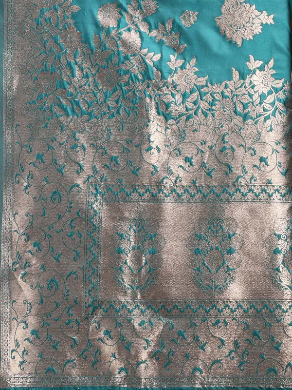 Peacock_Green_Soft_Silk_Silver_Zari_Jaal_Saree_For_Women