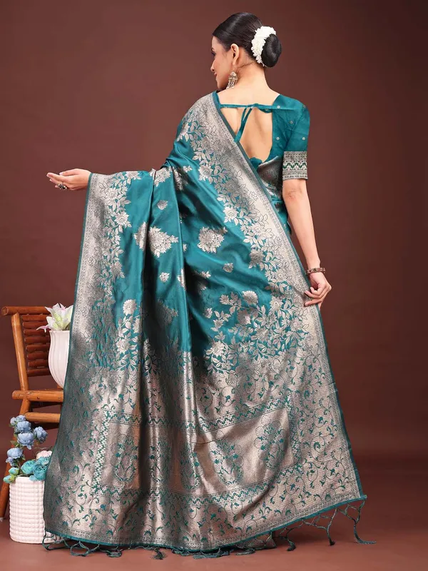 Peacock_Green_Soft_Silk_Silver_Zari_Jaal_Saree_For_Women
