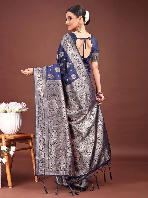 Deep_Navy_Blue_Soft_Silk_Silver_Zari_Pallu_Saree_For_Women