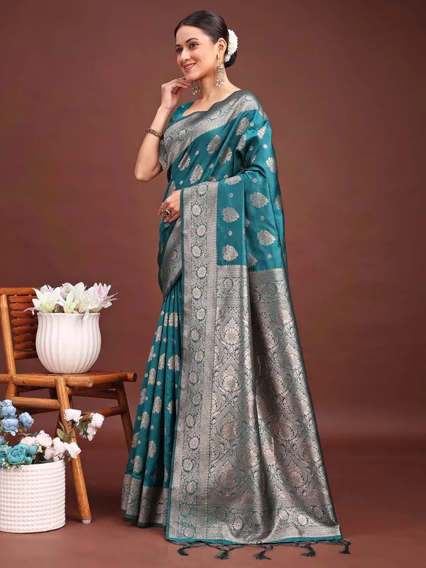 Peacock_Teal_Green_Soft_Silk_Zari_Woven_Saree_For_Women